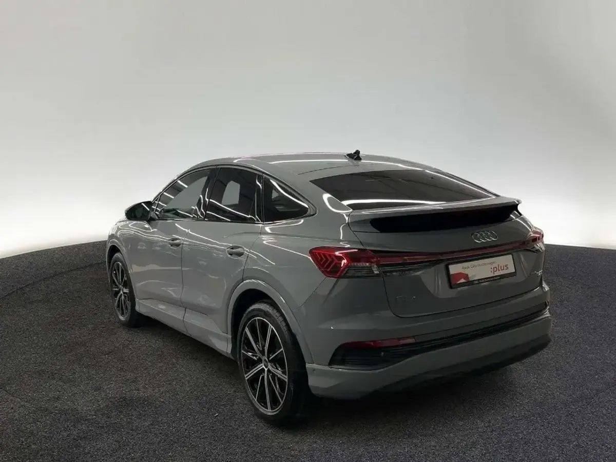 Gebraucht Audi Q4 e-tron 219 kW (299 PS) 2023 Kieselgrau SUV