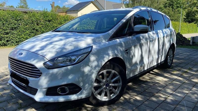Gebraucht Ford S-MAX Titanium 150 PS (110 kW) 2016 Weiß Van / Kleinbus