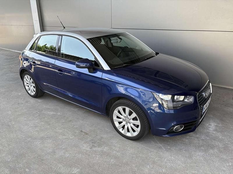 Blau Gebraucht 2013 Audi A1 Sportback Attraction Kleinwagen | 10.450 € (Fairer Preis) - Bild 1/4