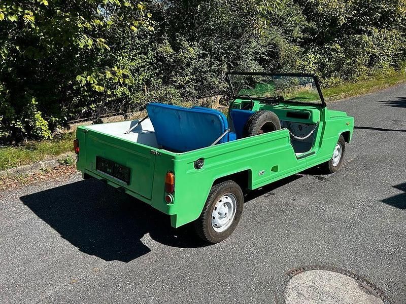 Grün Gebraucht 1972 Renault R6 Limousine | 4.000 € - Bild 1/4