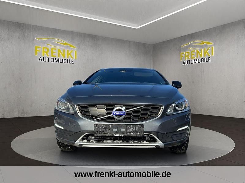 Gebraucht Volvo V60 CC Summum 190 PS (139 kW) 2017 Grau Kombi
