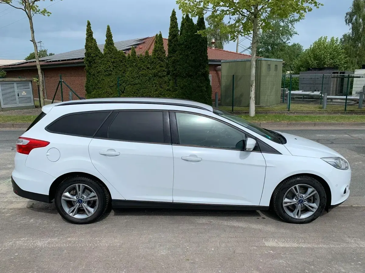 Gebraucht Ford Focus 150 PS (110 kW) 2013 Weiß Kombi