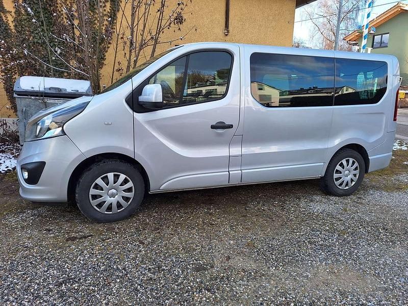 Gebraucht Opel Vivaro S 145 PS (106 kW) 2018 Silber Van / Kleinbus