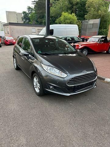 Grau Gebraucht 2016 Ford Fiesta Titanium Kleinwagen | 6.999 € (Fairer Preis) - Bild 1/4