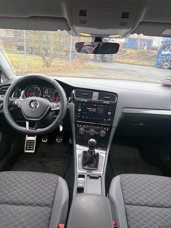 Gebraucht VW Golf VII Comfortline 116 PS (85 kW) 2018 Grau Kombi
