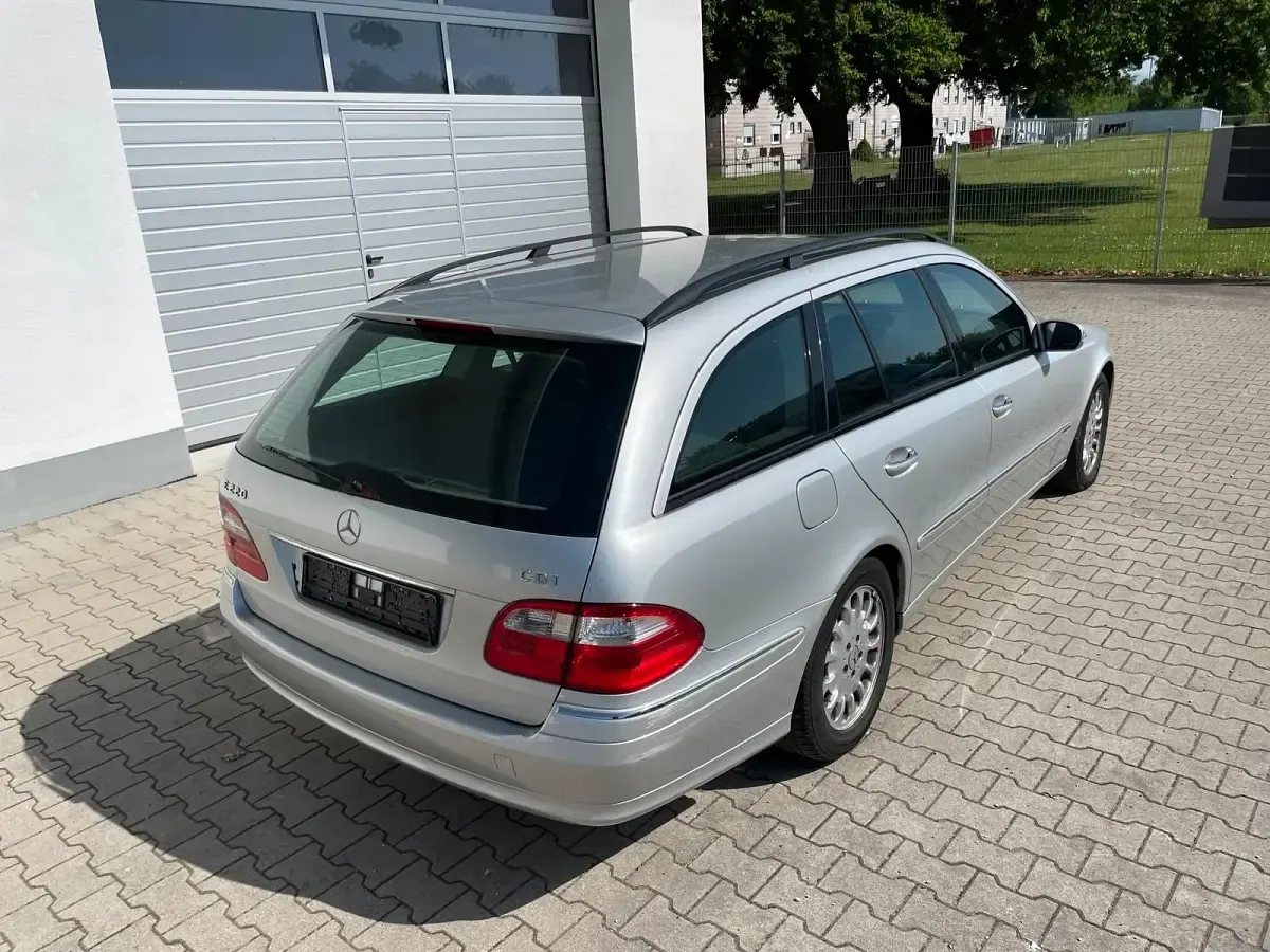 Gebraucht Mercedes E220 Elegance 150 PS (110 kW) 2004 Kombi