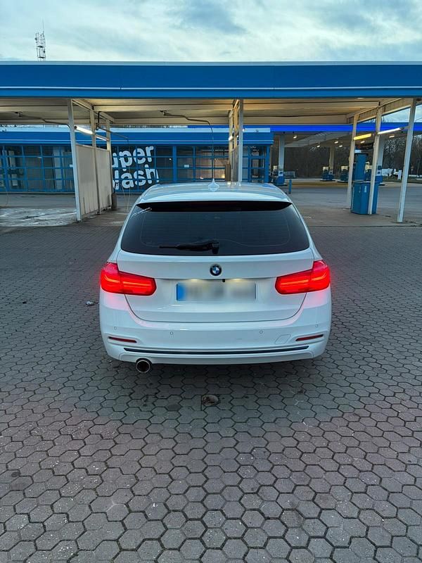 Gebraucht BMW 318 150 PS (110 kW) 2015 Weiß Kombi