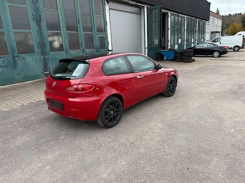 Gebraucht Alfa Romeo 147 120 PS (88 kW) 2007 Rot Kleinwagen