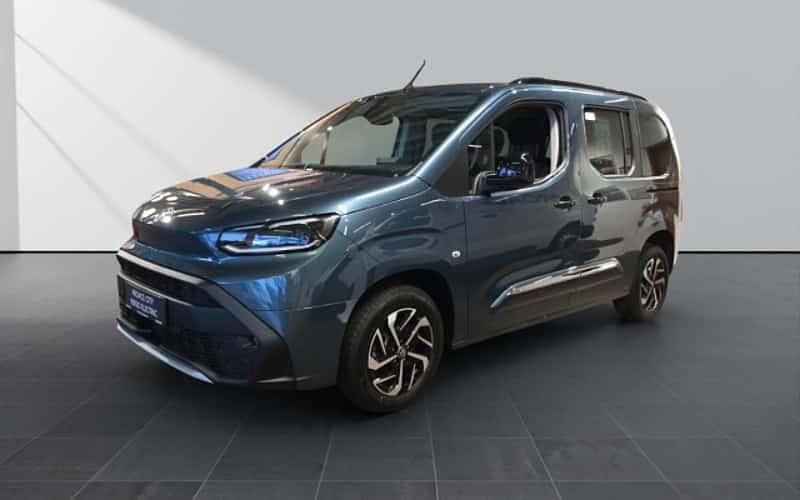 Blau Neu 2025 Toyota Proace Verso City Kombi | 43.990 € (Etwas zu teuer) - Bild 1/4