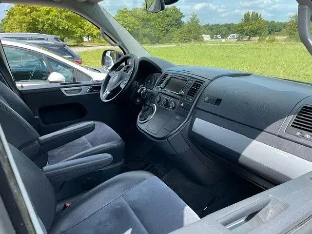 Gebraucht VW Multivan 140 PS (102 kW) 2015 Braun Van / Kleinbus