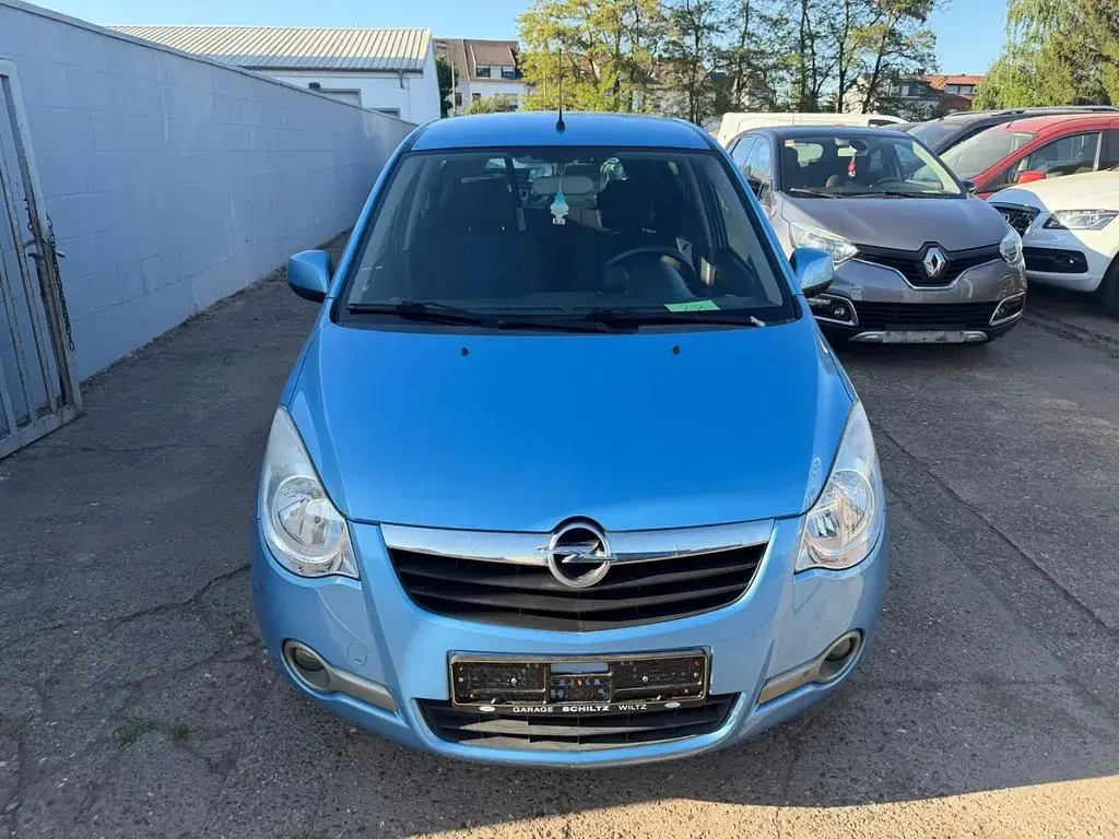 Second-hand Opel Agila Edition 94 CP (69 kW) 2012 Albastru Hatchback