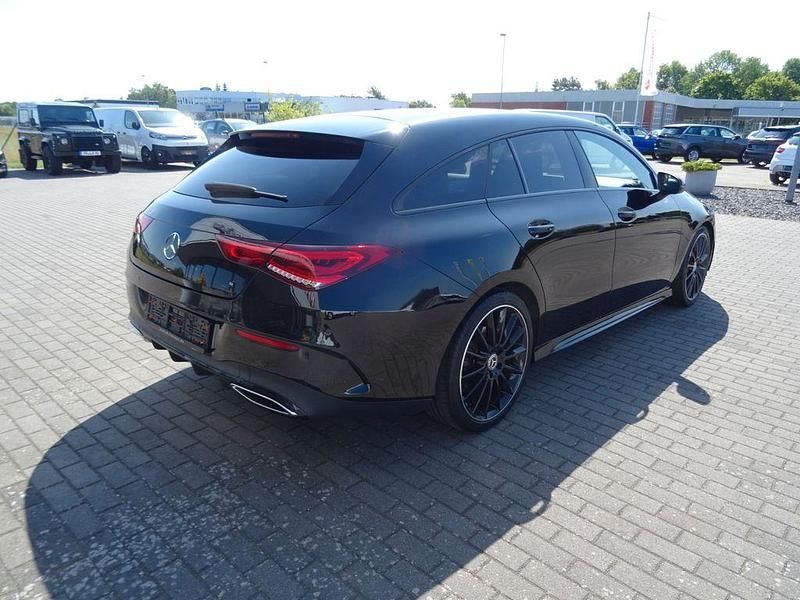 Gebraucht Mercedes CLA200 Shooting Brake AMG line 163 PS (119 kW) 2021 Schwarz Kombi