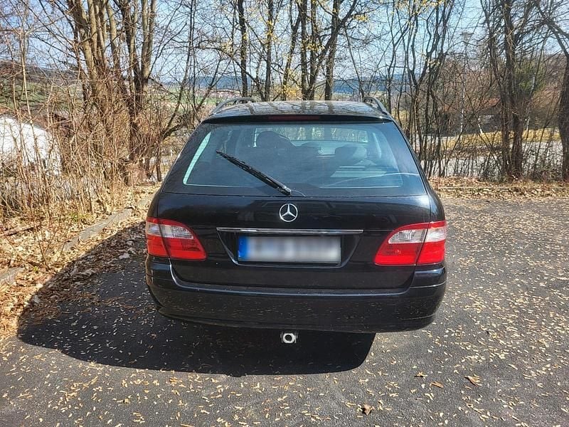 Gebraucht Mercedes E240 170 PS (125 kW) 2003 Schwarz Kombi