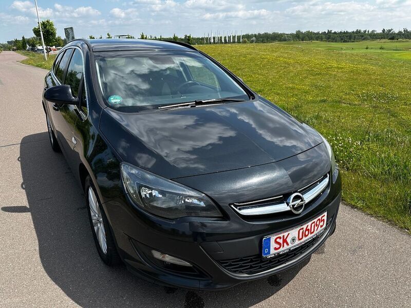 Gebraucht Opel Astra Selection 110 PS (80 kW) 2014 Schwarz Kombi