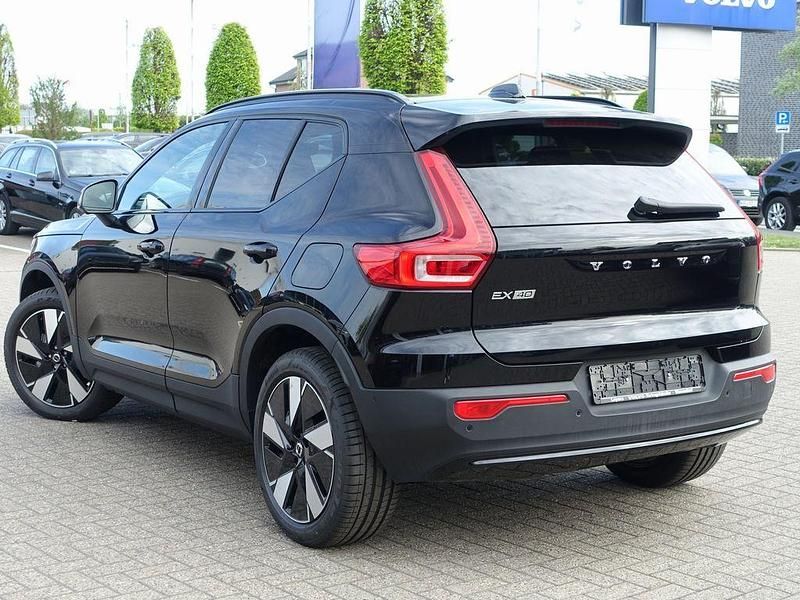 Second-hand Volvo EX40 Plus 185 kW (252 CP) 2025 Negru SUV