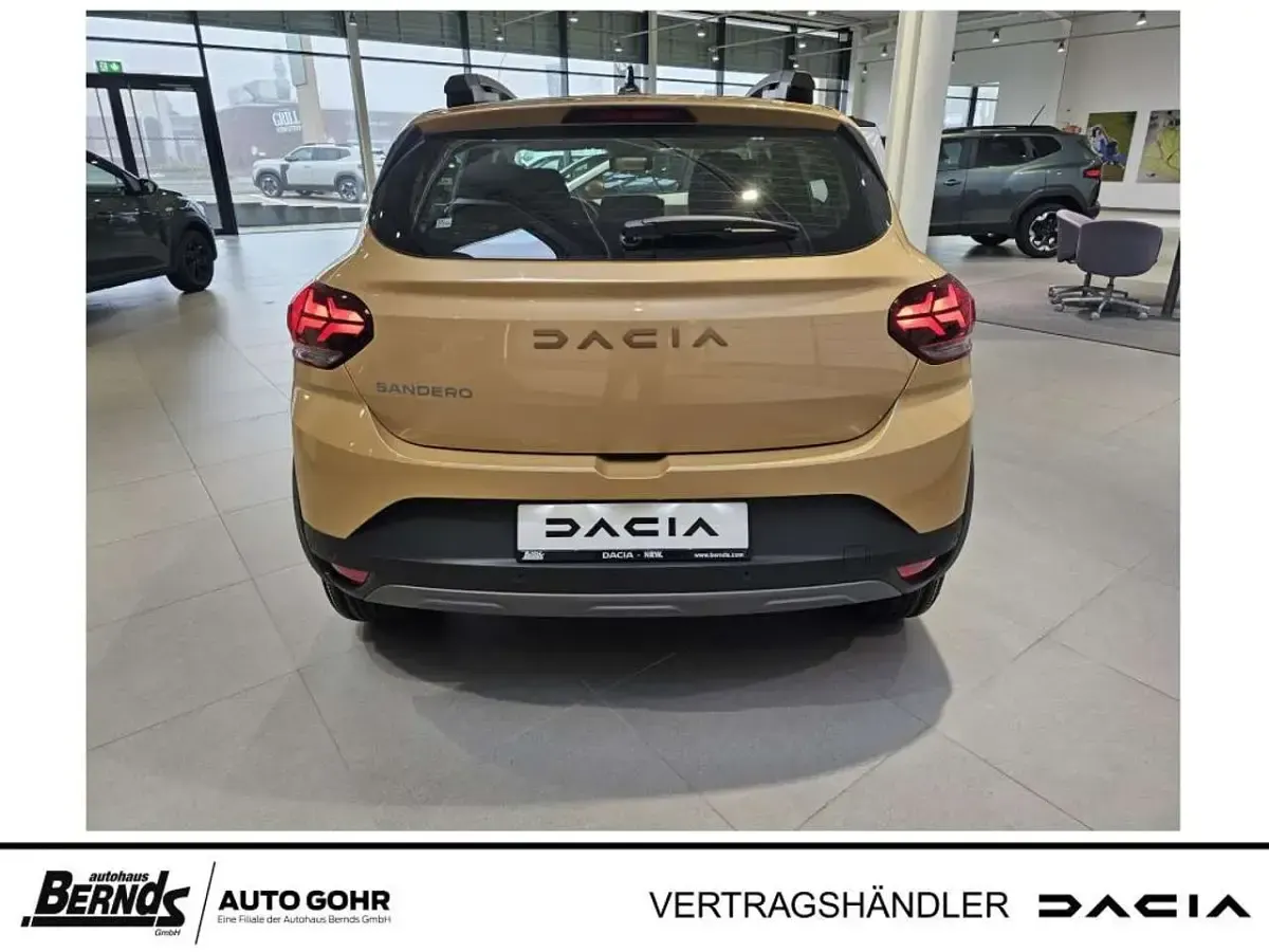 Neu Dacia Sandero Extreme 91 PS (66 kW) 2025 Safaribeige metallic Kleinwagen