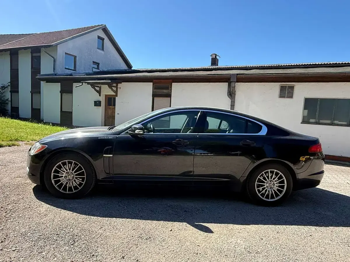 Gebraucht Jaguar XF Premium Luxury 207 PS (152 kW) 2008 Schwarz Limousine
