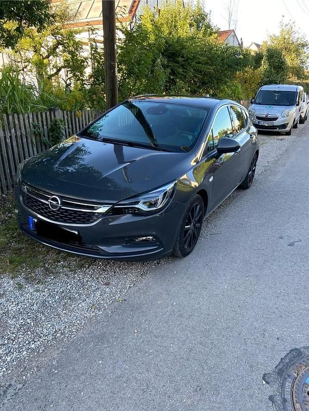 Grau Gebraucht 2016 Opel Astra Innovation Kleinwagen | 8.999 € (Guter Preis) - Bild 1/4