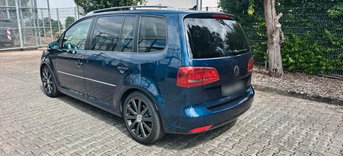 Gebraucht VW Touran 140 PS (102 kW) 2011 Blau Van / Kleinbus