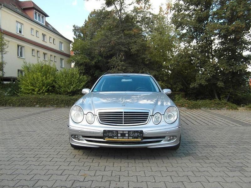 Gebraucht Mercedes E500 Avantgarde 306 PS (225 kW) 2003 Silber Limousine