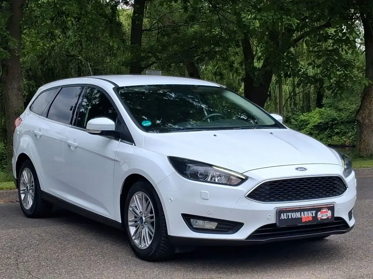 Gebraucht Ford Focus Cool & Connect 125 PS (91 kW) 2018 Weiß Kombi