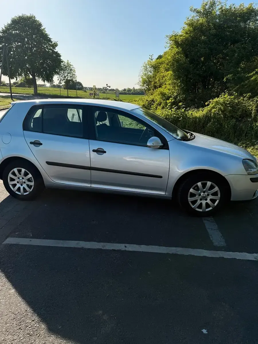 Gebraucht VW Golf V 115 PS (84 kW) 2004 Grau Kleinwagen