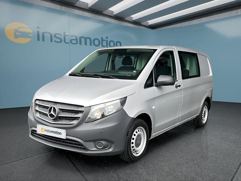 Silber Gebraucht 2022 Mercedes Vito Van / Kleinbus | 32.499 € (Fairer Preis) - Bild 1/4