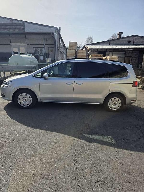 Gebraucht VW Sharan Highline 150 PS (110 kW) 2015 Silber Van / Kleinbus