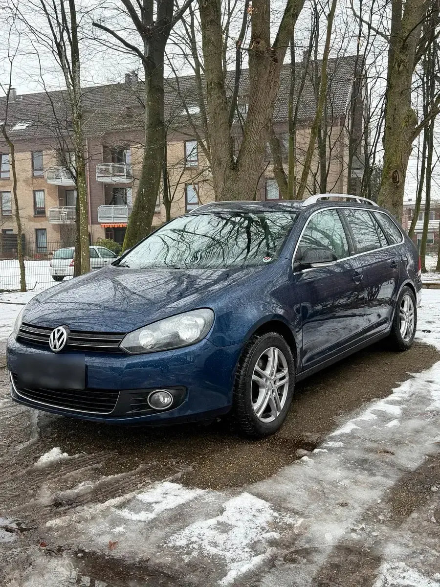 Gebraucht VW Golf VI 105 PS (77 kW) 2011 Blau Kleinwagen