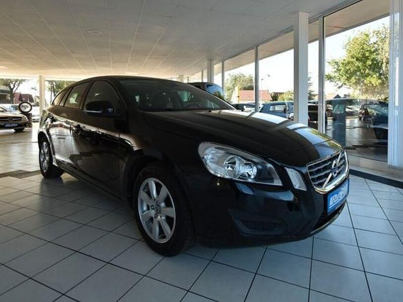 Gebraucht Volvo V60 Kinetic 114 PS (83 kW) 2011 Schwarz Kombi