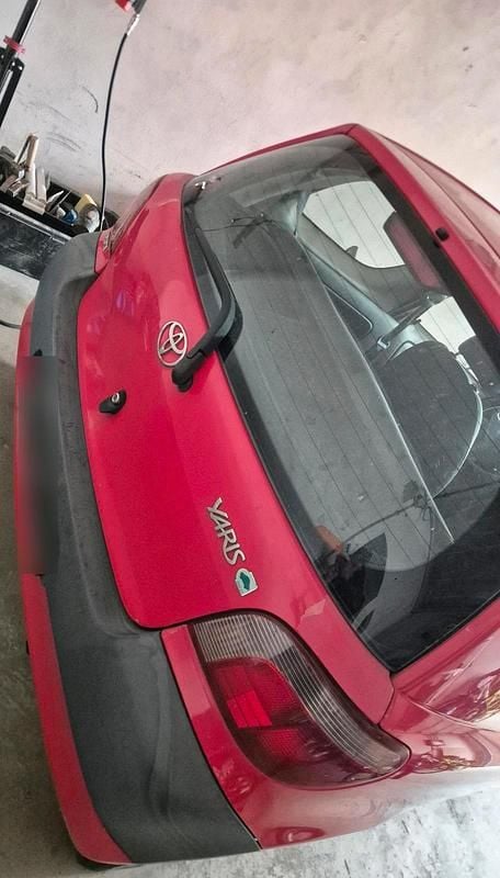 Gebraucht Toyota Yaris 68 PS (50 kW) 2014 Rot Kleinwagen