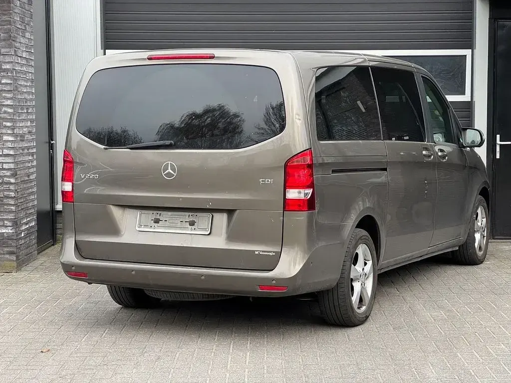 Gebraucht Mercedes V220 163 PS (119 kW) 2014 Grau Van / Kleinbus