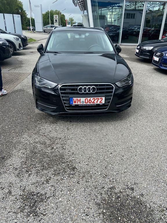 Gebraucht Audi A3 Ambiente 184 PS (135 kW) 2015 Schwarz Limousine