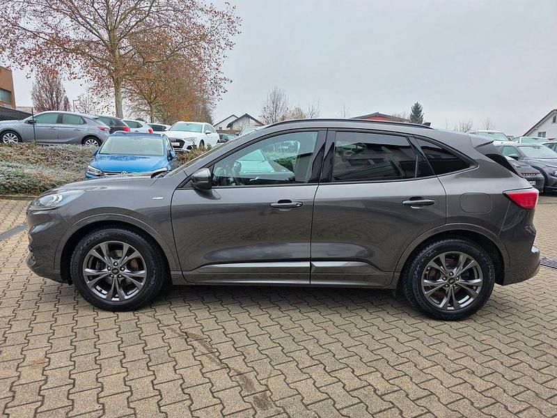 Gebraucht Ford Kuga ST-Line 120 PS (88 kW) 2022 Grau SUV