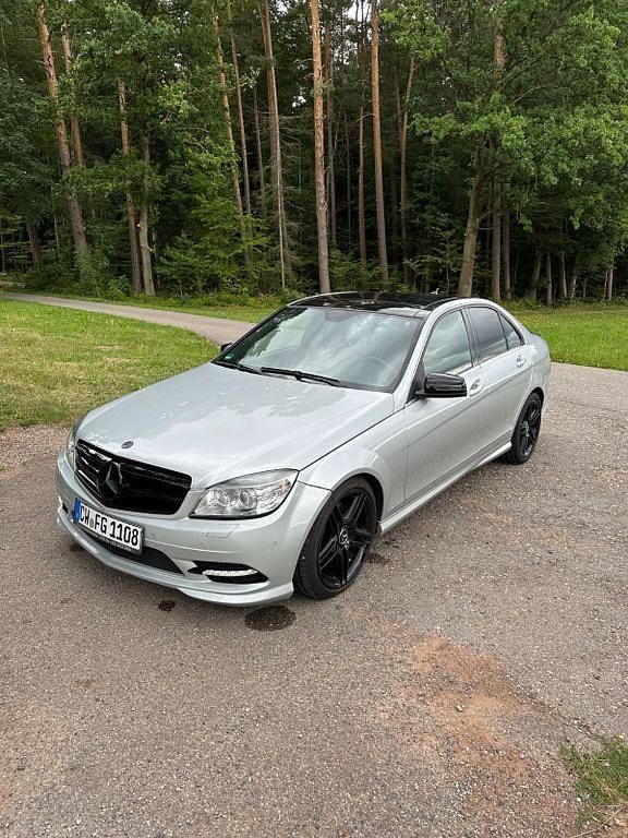Silber Gebraucht 2010 Mercedes C300 Limousine | 12.800 € (Etwas zu teuer) - Bild 1/4