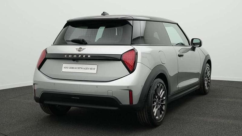 Second-hand Mini Cooper Classic 156 CP (114 kW) 2024 Gri Hatchback