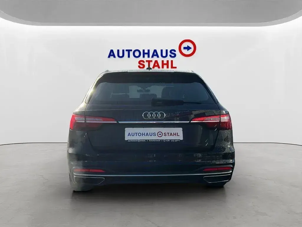 Używany Audi A4 Advanced 163 KM (119 kW) 2022 Czarny Kombi