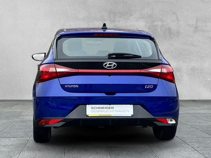 Gebraucht Hyundai i20 Trend 101 PS (74 kW) 2023 Blau Limousine