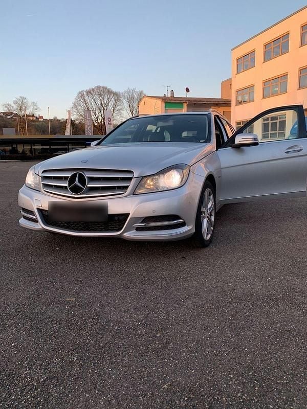Gebraucht Mercedes C220 170 PS (125 kW) 2011 Grau Kombi
