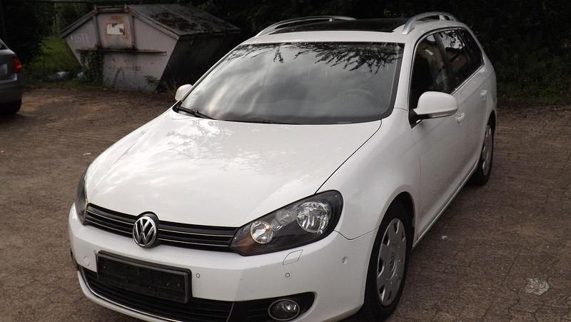 Weiß Gebraucht 2010 VW Golf VI Kombi | 2.650 € (Guter Preis) - Bild 1/4