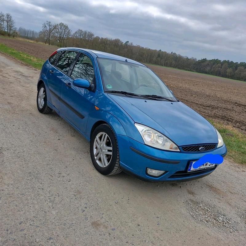 Blau Gebraucht 2002 Ford Focus Limousine | 350 € (Superpreis) - Bild 1/4