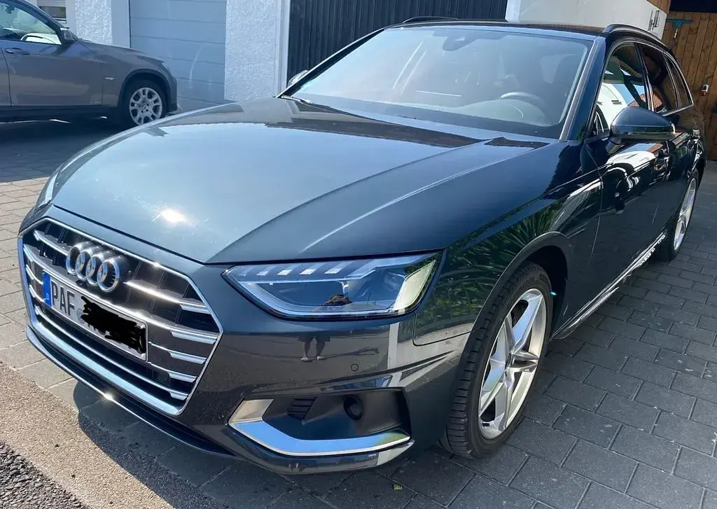 Gebraucht Audi A4 Advanced 150 PS (110 kW) 2024 Grau Kombi