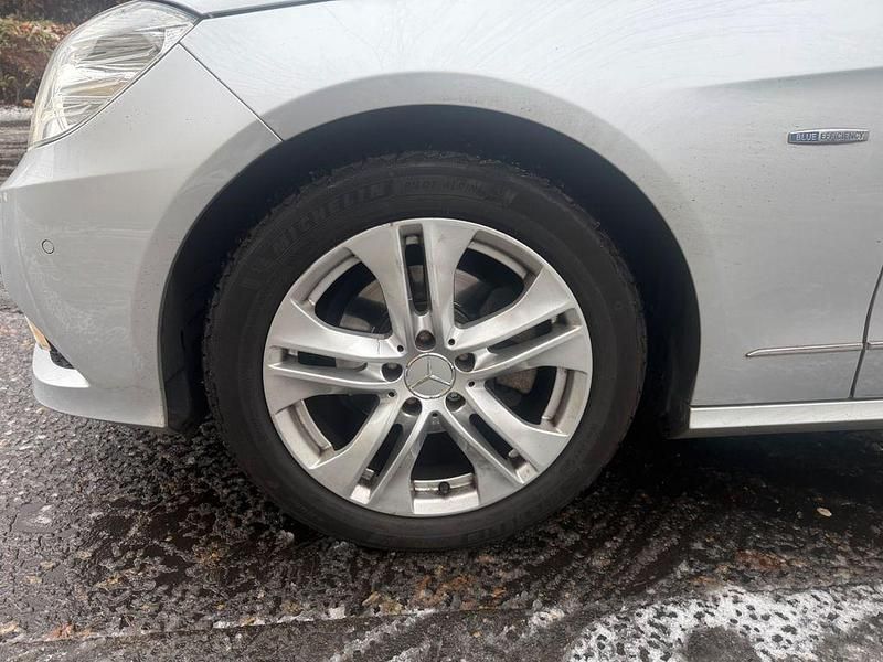 Gebraucht Mercedes E200 184 PS (135 kW) 2010 Silber Limousine