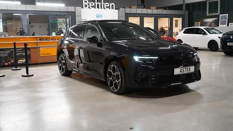 Gebraucht Opel Astra Ultimate 131 PS (96 kW) 2024 Schwarz Limousine