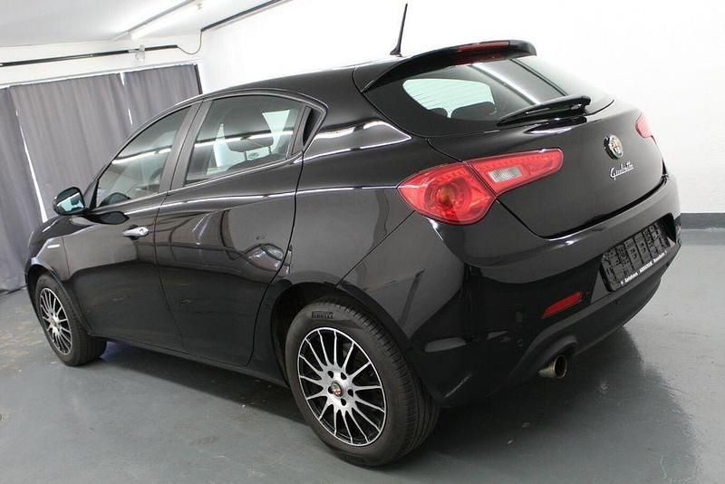 Schwarz Gebraucht 2011 Alfa Romeo Giulietta Kleinwagen | 5.999 € (Fairer Preis) - Bild 1/4