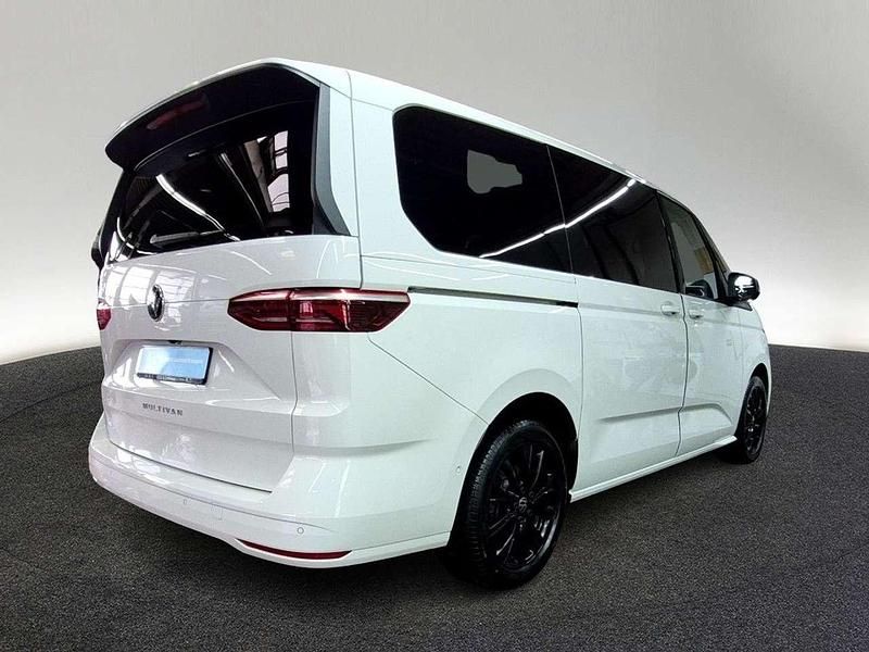 Gebraucht VW Multivan Life 150 PS (110 kW) 2024 Weiß Van