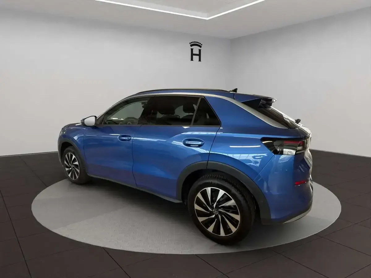 Neu VW T-Roc Life 116 PS (85 kW) 2026 Blau SUV