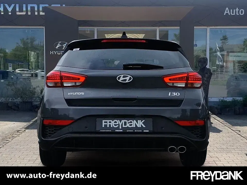 Neu Hyundai i30 Turbo 150 PS (110 kW) 2026 Ecotronic gray Limousine