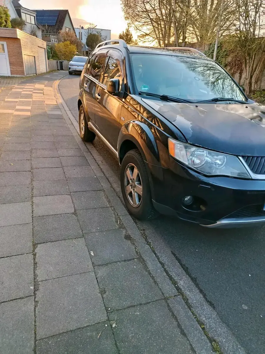 Begagnad Mitsubishi Outlander 163 HK (119 kW) 2007 Svart SUV