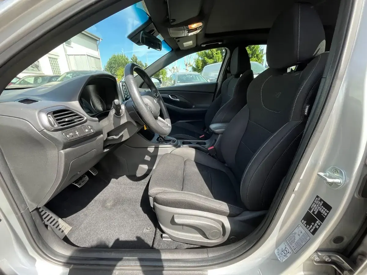 Gebraucht Hyundai i30 N Line 140 PS (102 kW) 2020 Silber Limousine